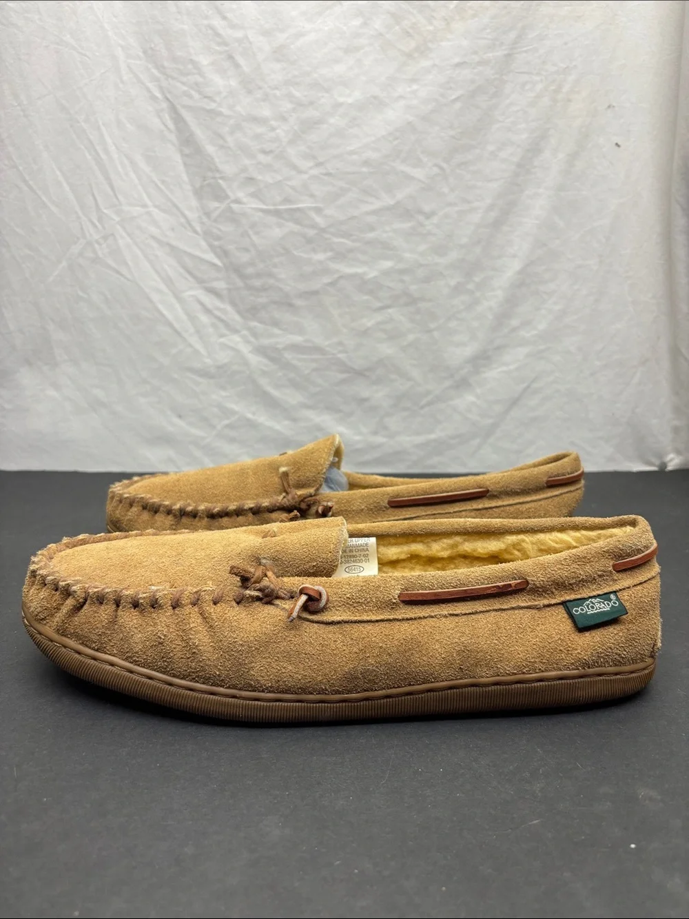 Colorado slippers men’s size 13, box 19
